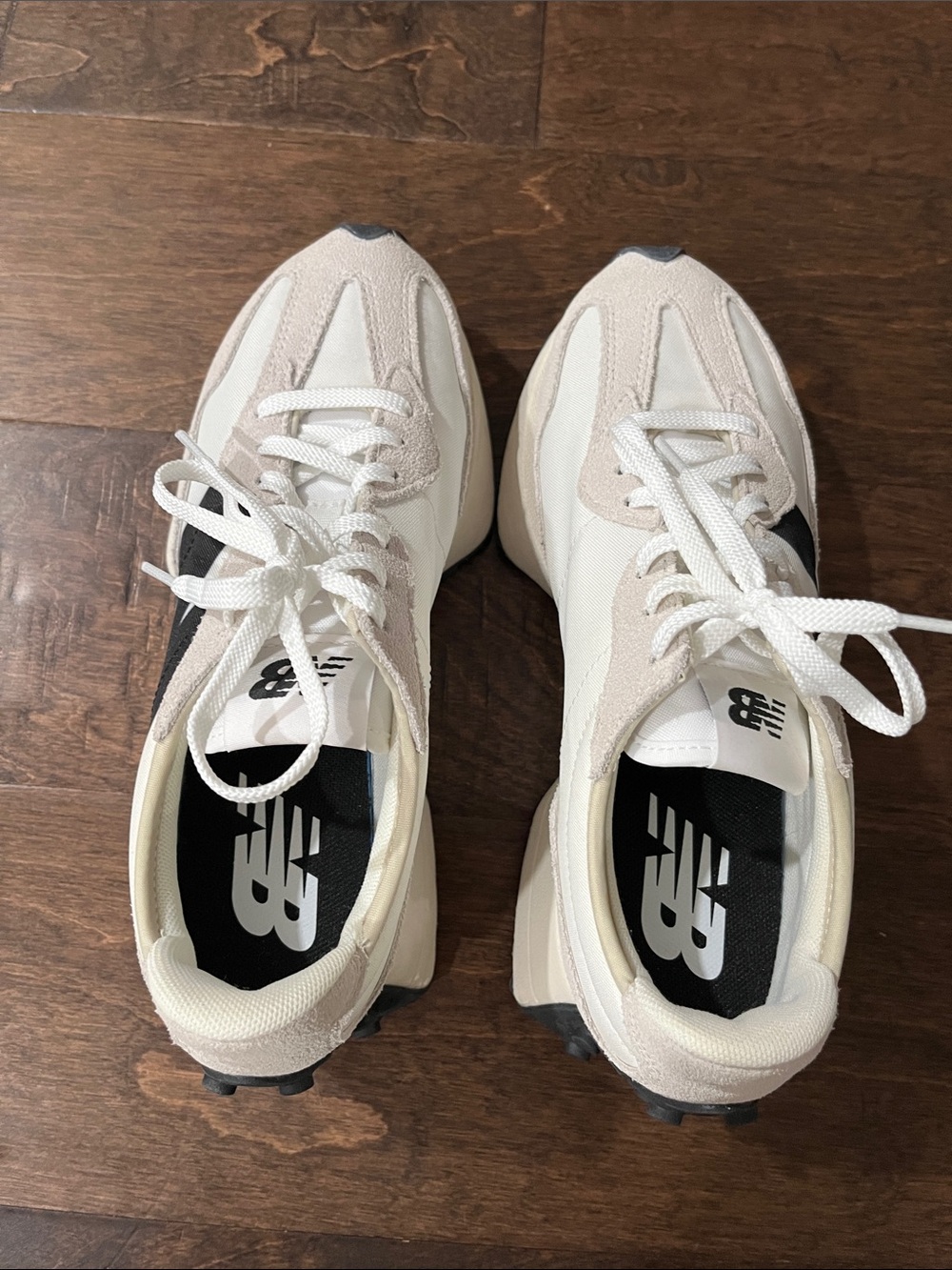 NWOT or box New Balance White Black Retro-Inspired Trainer - Picture 10 of 12
